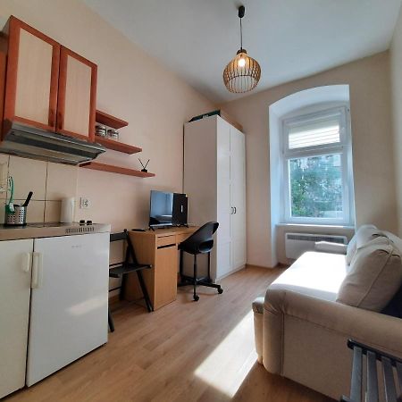 Krotkoterminowy Kat Wroclaw Luaran gambar