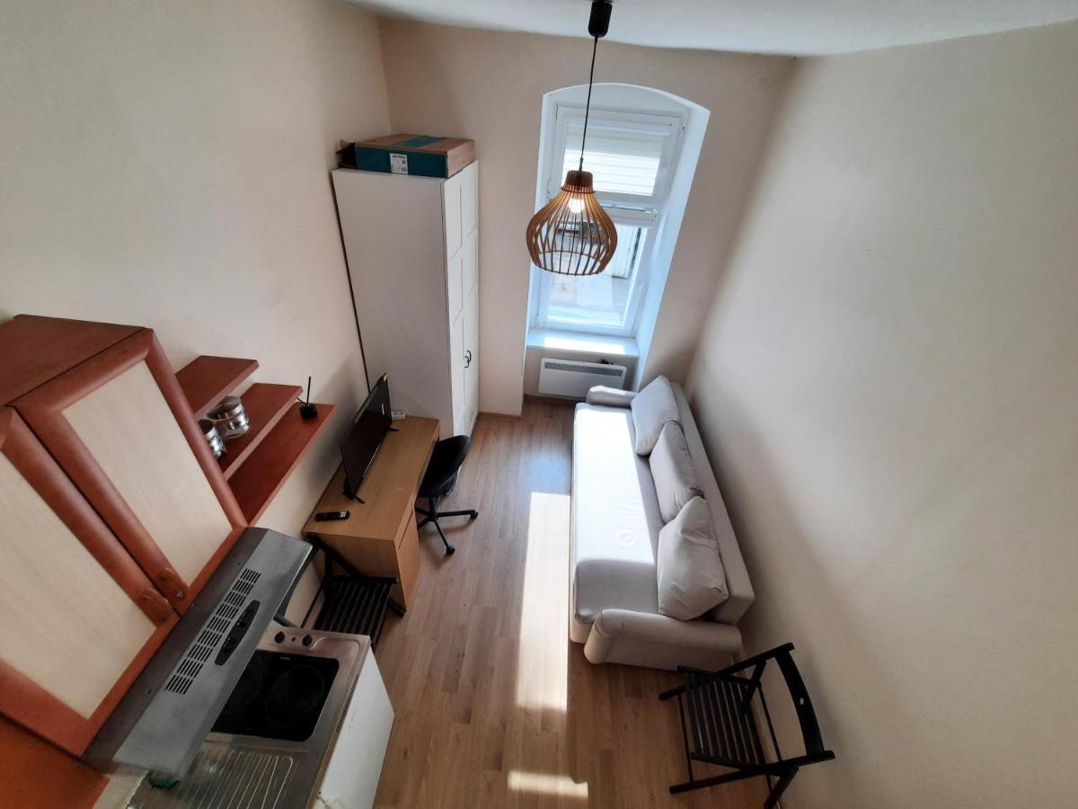 Krotkoterminowy Kat Wroclaw Luaran gambar