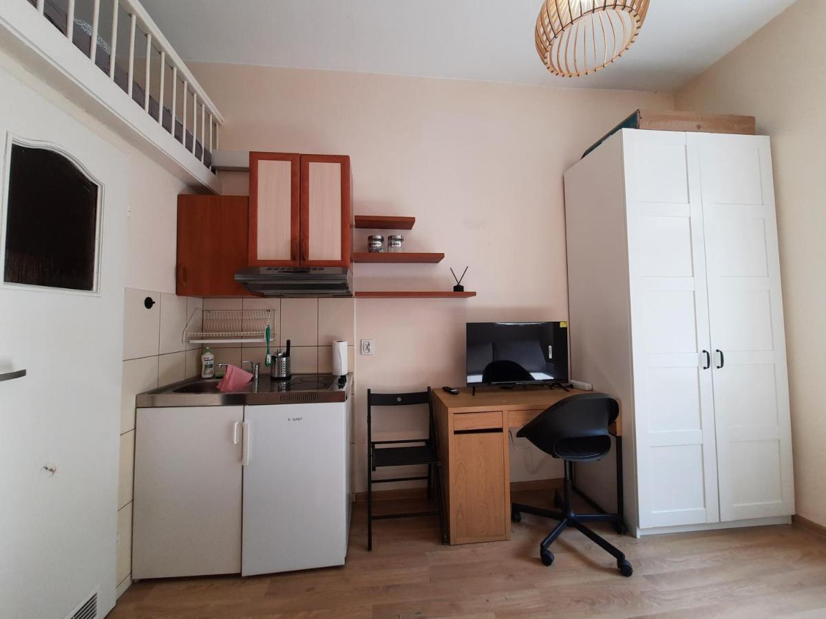 Krotkoterminowy Kat Wroclaw Luaran gambar